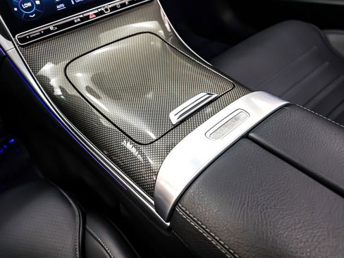 Used 2023 Mercedes-Benz C 300 Sedan image 6