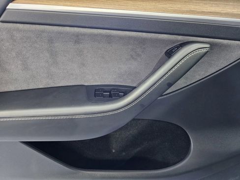 Used 2025 Tesla Model Y Long Range AWD/4WD image 13
