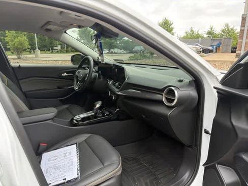 Used 2024 Chevrolet Trax ACTIV FWD image 16