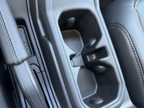 New 2025 Jeep Gladiator Sport image 10