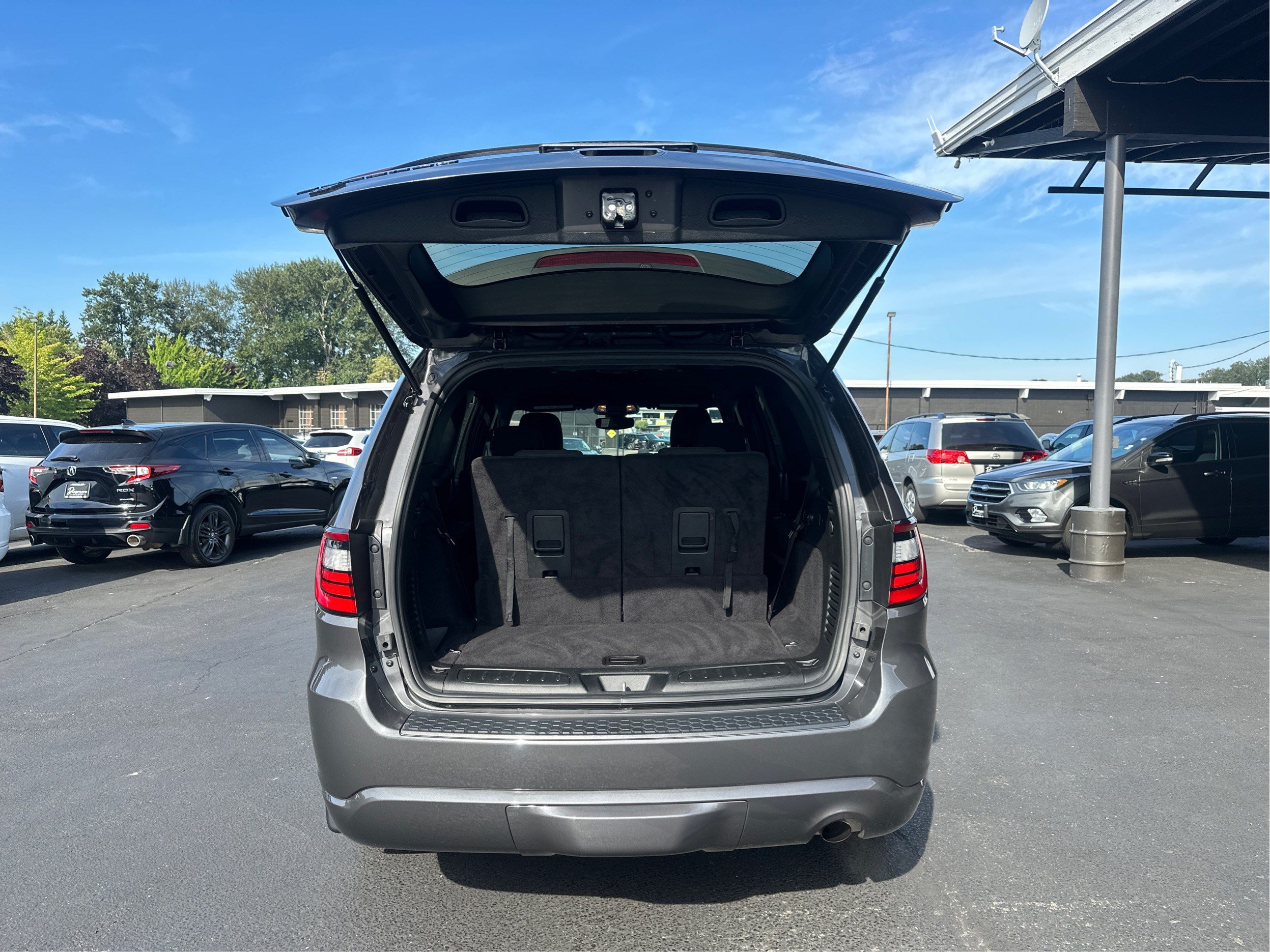 Used 2024 Dodge Durango SXT w/ SXT Blacktop Group AWD/4WD image 11