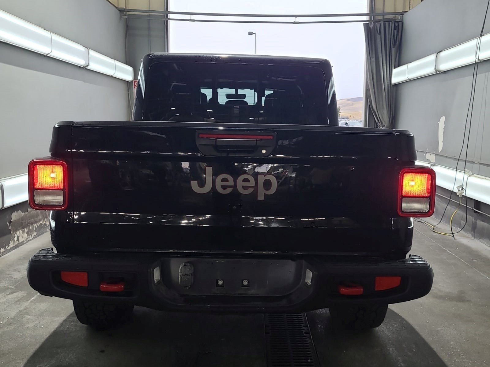 Used 2022 Jeep Gladiator Rubicon AWD/4WD image 5
