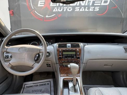Used 2001 Toyota Avalon XLS FWD image 23