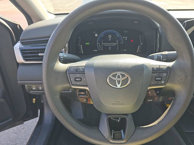 Used 2025 Toyota Camry LE FWD image 7