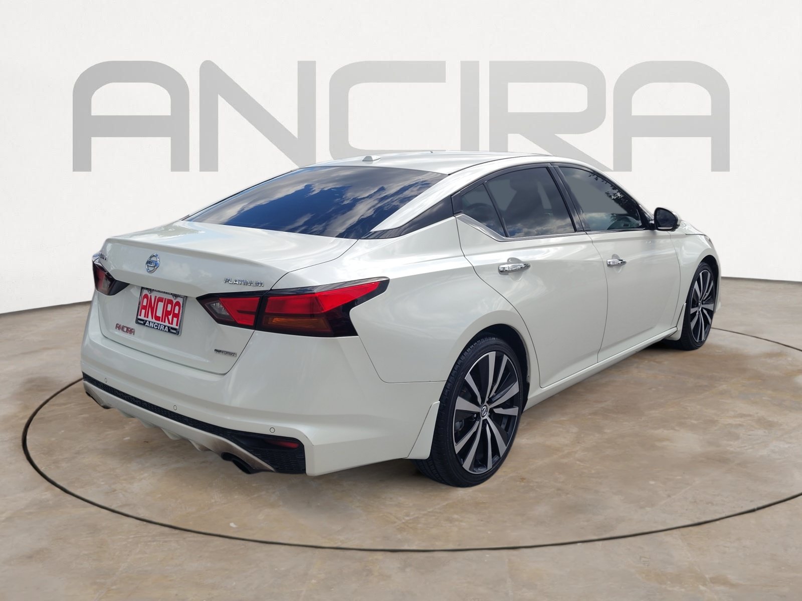Used 2019 Nissan Altima 2.0 Platinum FWD image 11