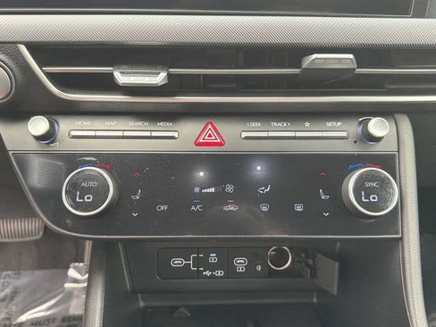 Certified 2024 Hyundai Sonata SEL w/ Convenience Package FWD image 31