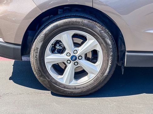 Used 2019 Ford Edge SE FWD image 10
