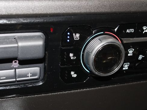 Used 2025 Chevrolet Silverado 1500 High Country w/ High Country Premium Package AWD/4WD image 34