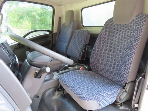 New 2024 Chevrolet Low Cab Forward image 19