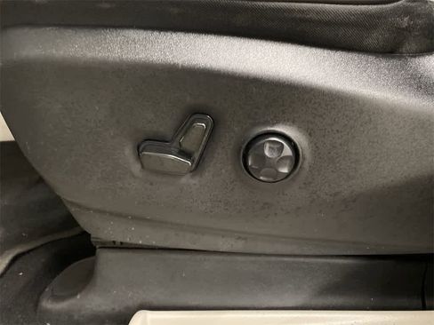 Used 2023 Chrysler Pacifica Limited image 15