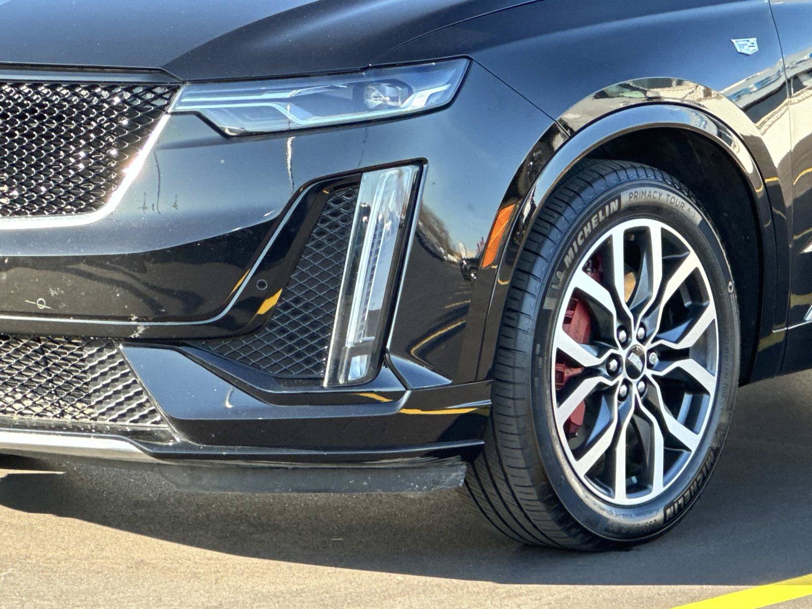 Certified 2025 Cadillac XT6 Sport w/ LPO, Floor Liner Package AWD/4WD image 7