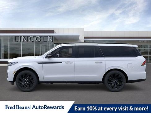 New 2025 Lincoln Navigator L Reserve w/ Jet Appearance Package AWD/4WD image 3