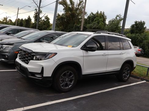 Used 2022 Honda Passport TrailSport image 4