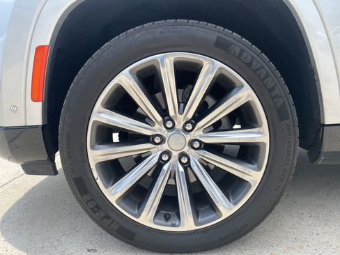 Used 2023 Jeep Grand Wagoneer Series II image 7