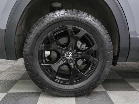Certified 2025 Volkswagen Atlas Peak Edition SE AWD/4WD image 20