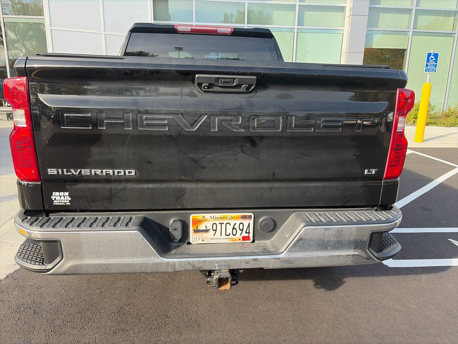 Used 2022 Chevrolet Silverado 1500 LT AWD/4WD image 5
