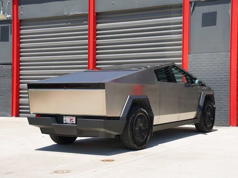 Used 2025 Tesla Cybertruck AWD Crew Cab image 11