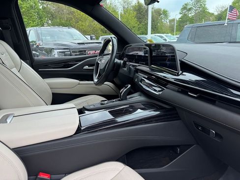 Used 2022 Cadillac Escalade Sport AWD/4WD image 30