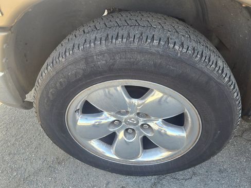 Used 2005 Dodge Ram 1500 Truck SLT image 29