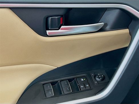 New 2025 Toyota RAV4 XLE image 17