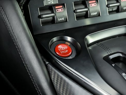 Used 2020 Nissan GT-R Premium AWD/4WD image 36