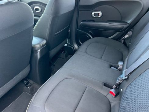 Used 2015 Kia Soul + FWD image 9