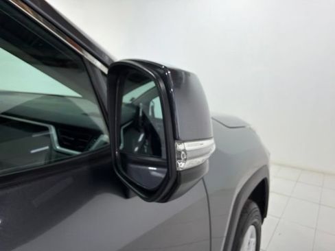 Used 2021 Toyota RAV4 XLE AWD/4WD image 24