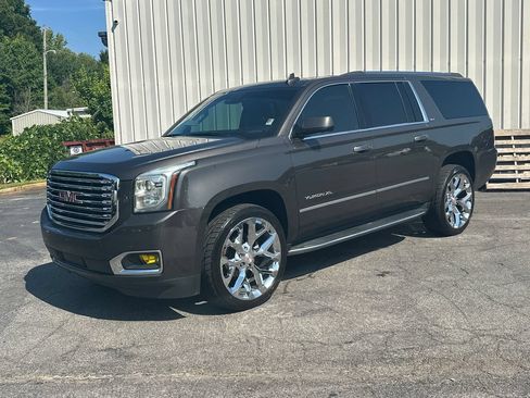 Used 2019 GMC Yukon XL SLT w/ Premium Edition RWD image 2