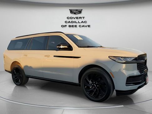 Used 2025 Lincoln Navigator L Reserve w/ Jet Appearance Package image 1