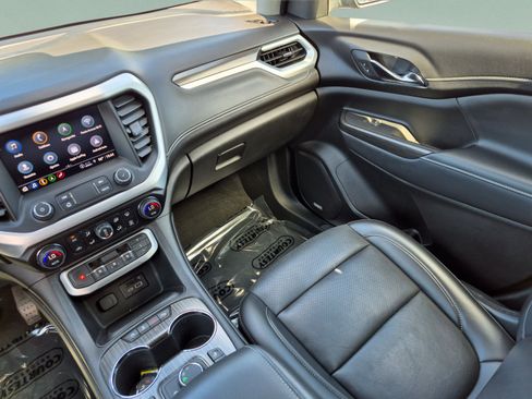 Used 2023 GMC Acadia SLT FWD image 16