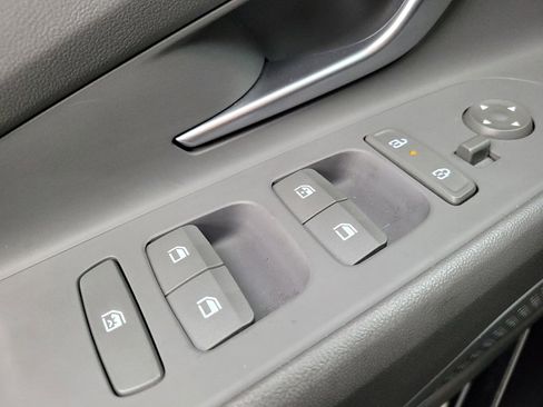 Used 2024 Hyundai Elantra SEL FWD image 27