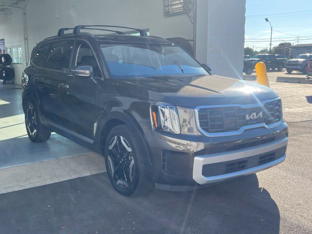 Used 2025 Kia Telluride S AWD/4WD image 2