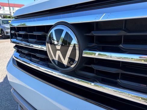 Used 2023 Volkswagen Atlas SE w/ Panoramic Sunroof Package FWD image 10