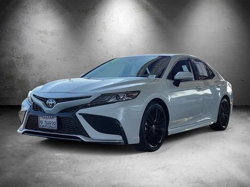 Used 2024 Toyota Camry XSE FWD image 5