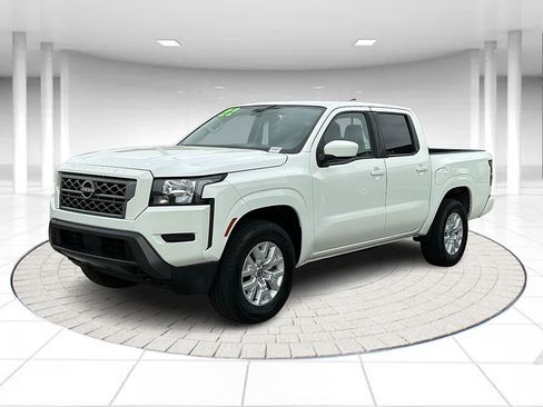Used 2022 Nissan Frontier SV image 1