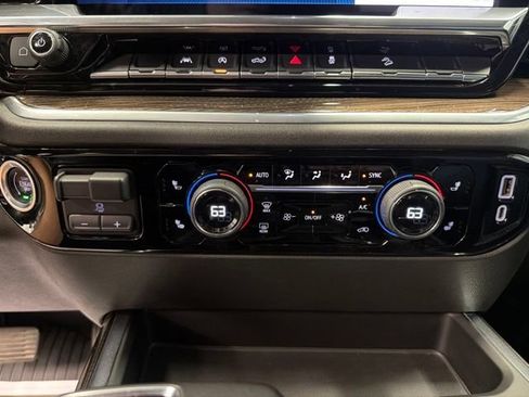 Used 2022 Chevrolet Silverado 1500 RST w/ Convenience Package II AWD/4WD image 22