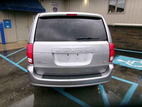 Used 2015 Dodge Grand Caravan SE w/ Quick Order Package 29E SE image 4