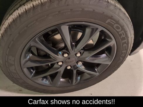 Used 2018 Dodge Durango SXT w/ Quick Order Package 2BB image 2