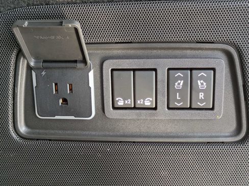 Used 2026 Cadillac Escalade Sport w/ Touring Package AWD/4WD image 8
