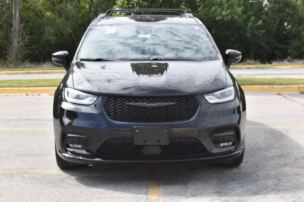 Used 2025 Chrysler Pacifica Limited FWD image 7