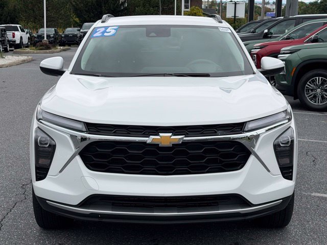 Certified 2025 Chevrolet Trax LT FWD image 7