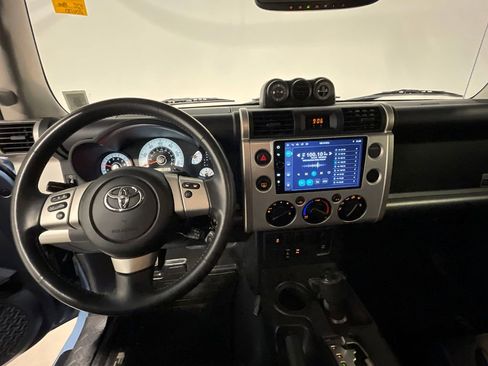 Used 2014 Toyota FJ Cruiser 4WD image 81