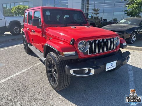 Used 2025 Jeep Wrangler Unlimited Sahara AWD/4WD image 7