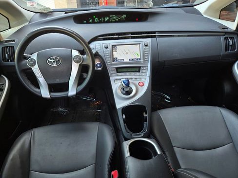 Used 2013 Toyota Prius Four w/ Deluxe Solar Roof Pkg FWD image 15