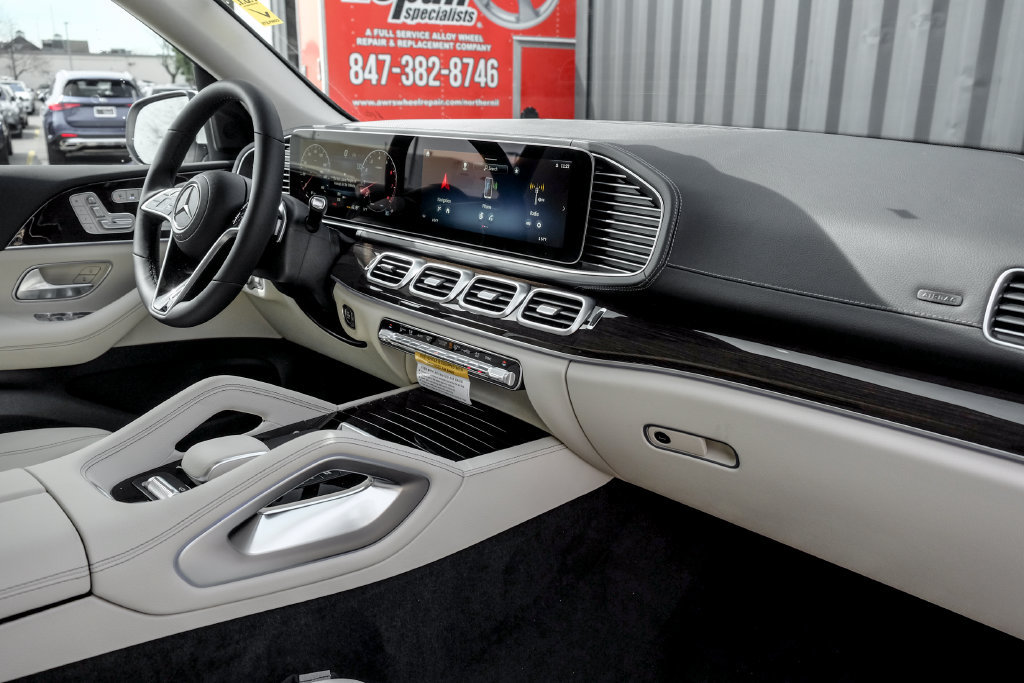 Used 2026 Mercedes-Benz GLS 450 4MATIC image 25