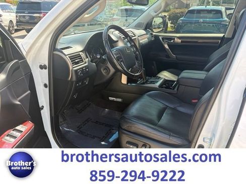 Used 2017 Lexus GX 460 Luxury AWD/4WD image 13