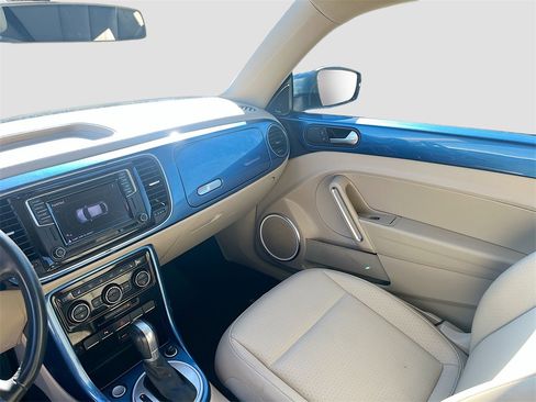 Used 2019 Volkswagen Beetle 2.0T SE w/ SE Premium Package image 24