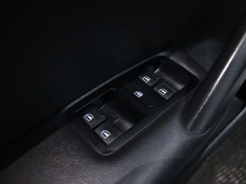 Used 2014 Volkswagen Passat 1.8T S image 7