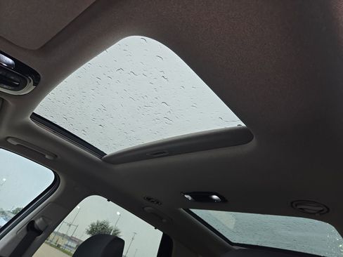 Used 2024 Hyundai Palisade Limited FWD image 17