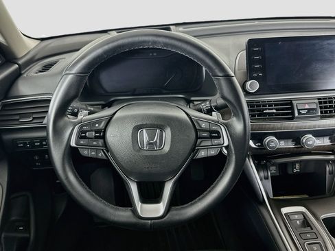 Used 2018 Honda Accord Touring image 18
